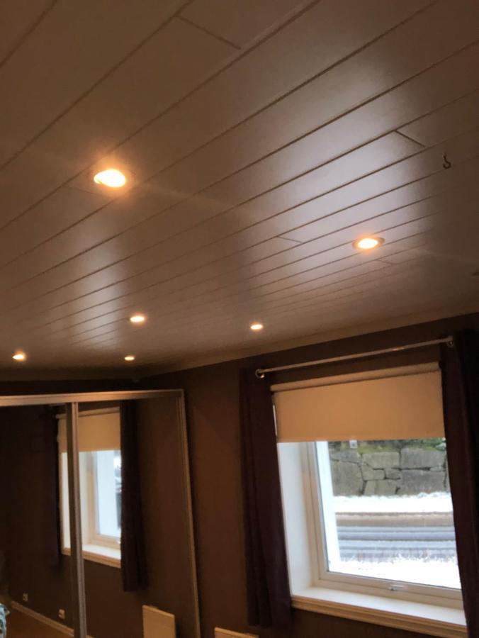Apartamento Den Gule Huset Lyngdal Exterior foto